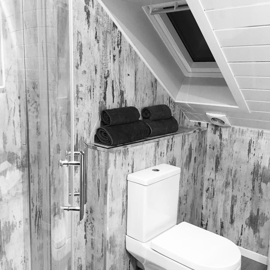 Beudy Bach Bed & Breakfast Cross Hands Ngoại thất bức ảnh